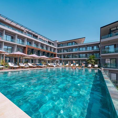 Royal Blue Resort & Residences Kavač Eksteriør bilde