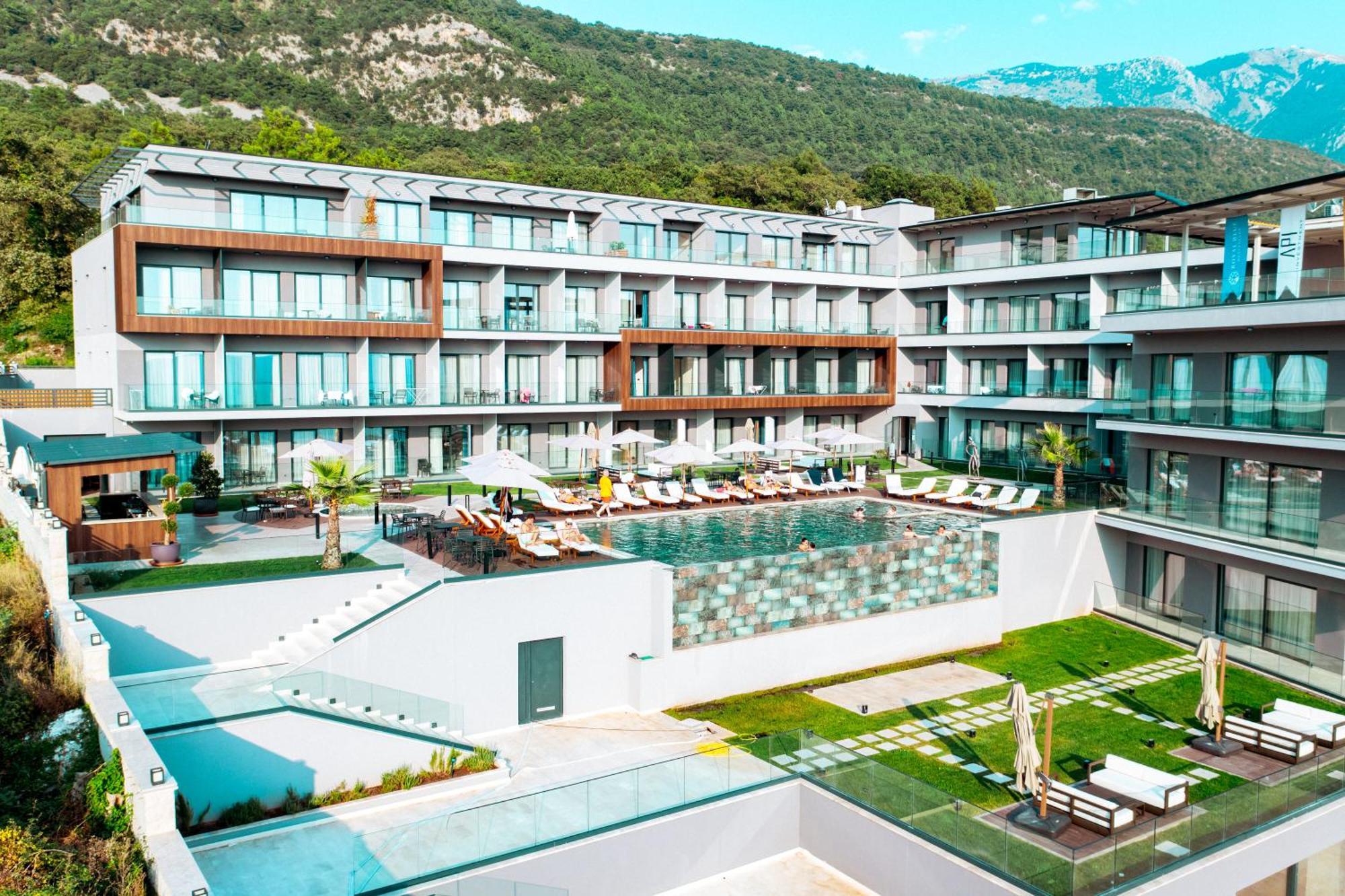 Royal Blue Resort & Residences Tivat Eksteriør bilde