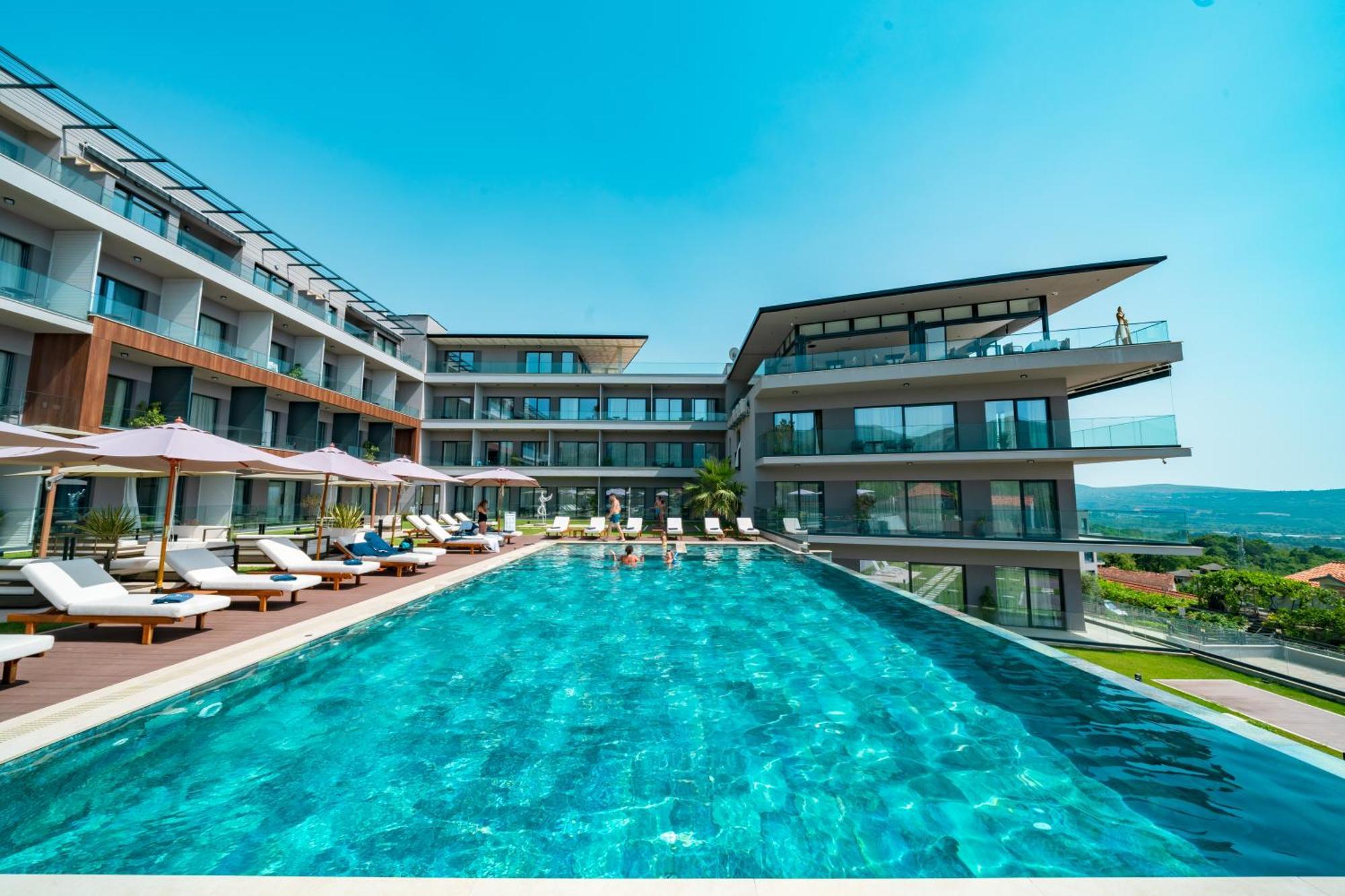 Royal Blue Resort & Residences Kavač Eksteriør bilde