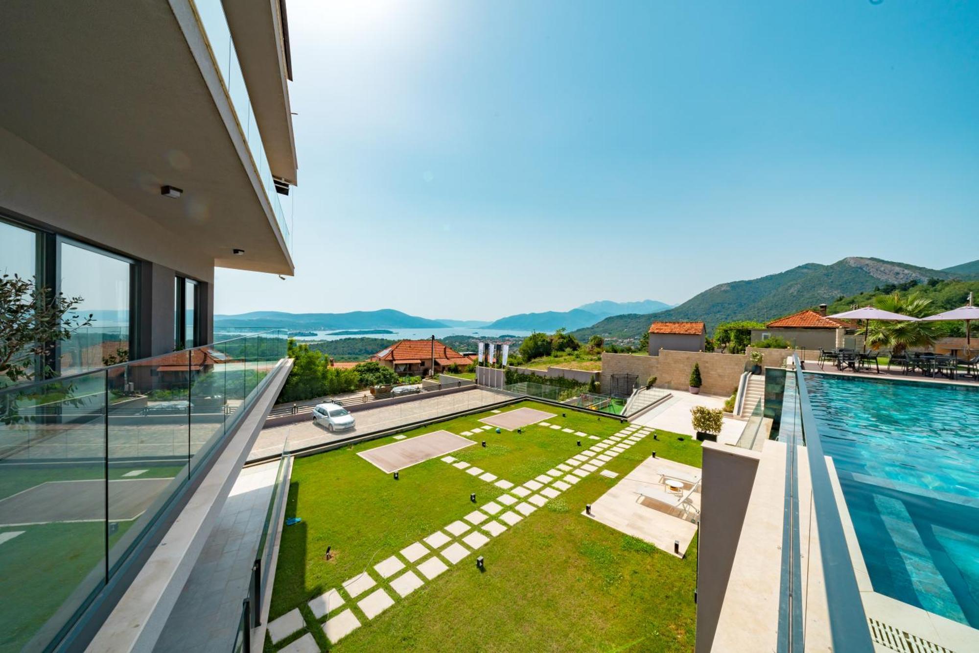 Royal Blue Resort & Residences Kavač Eksteriør bilde
