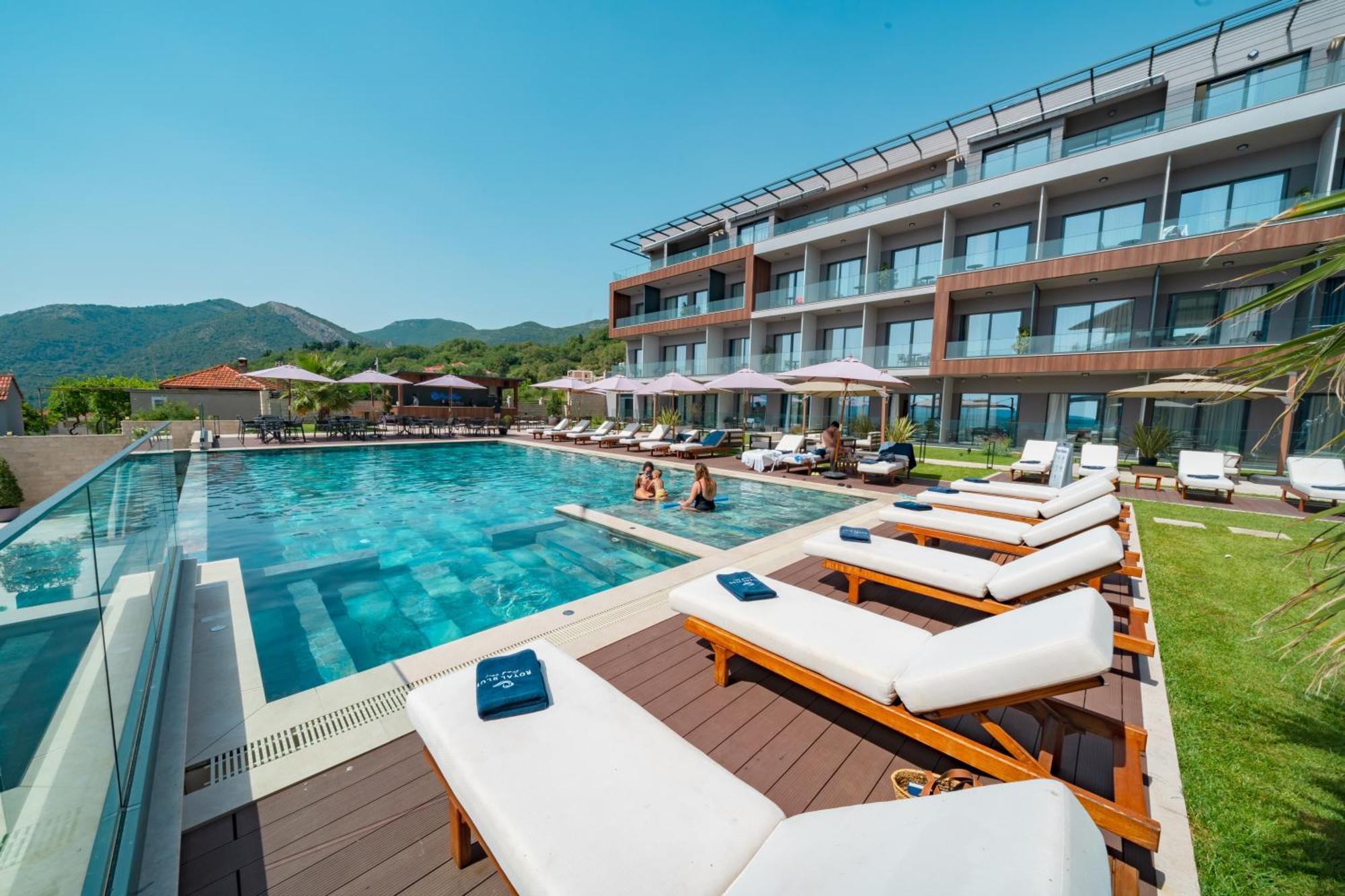 Royal Blue Resort & Residences Kavač Eksteriør bilde