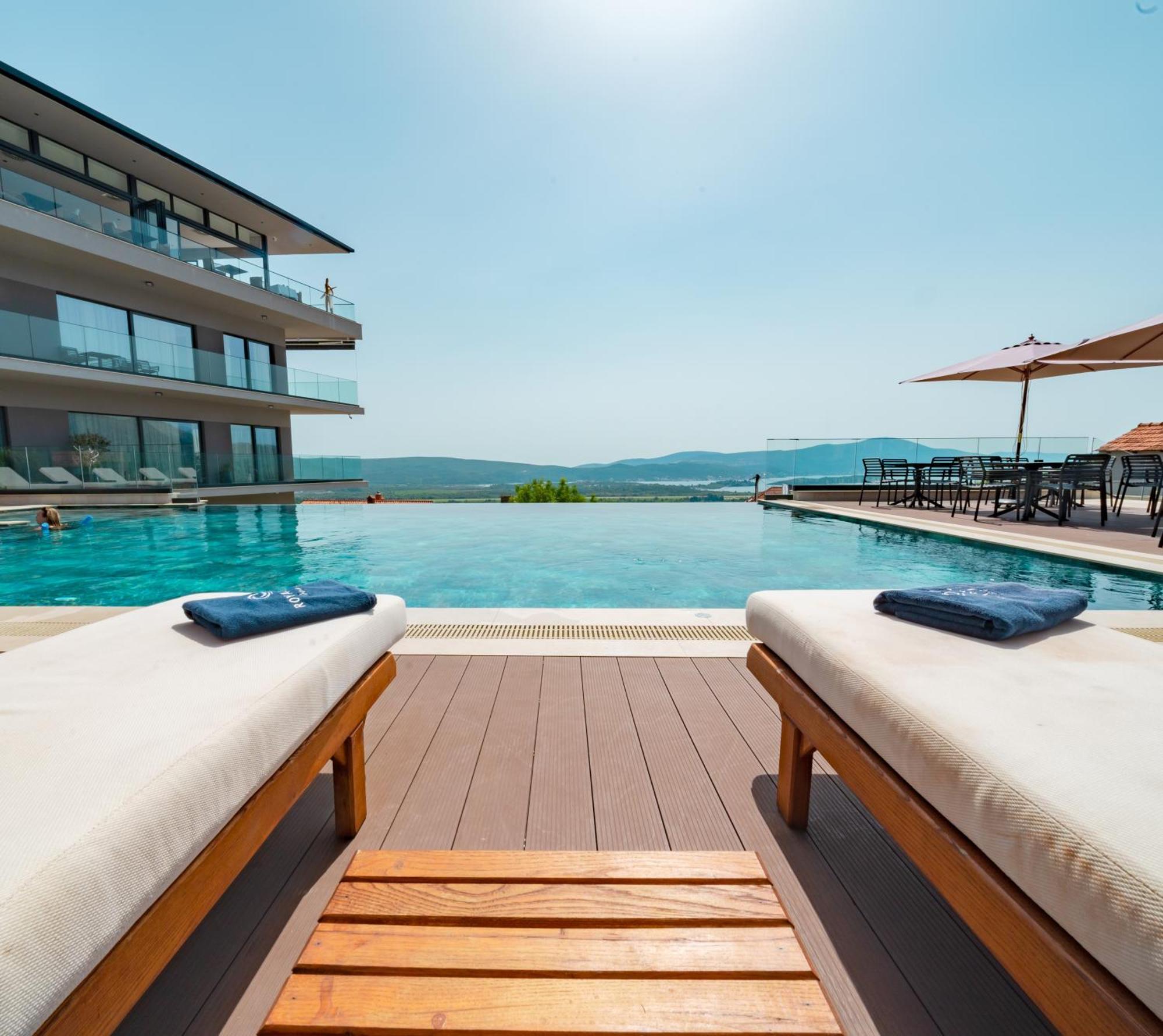 Royal Blue Resort & Residences Kavač Eksteriør bilde